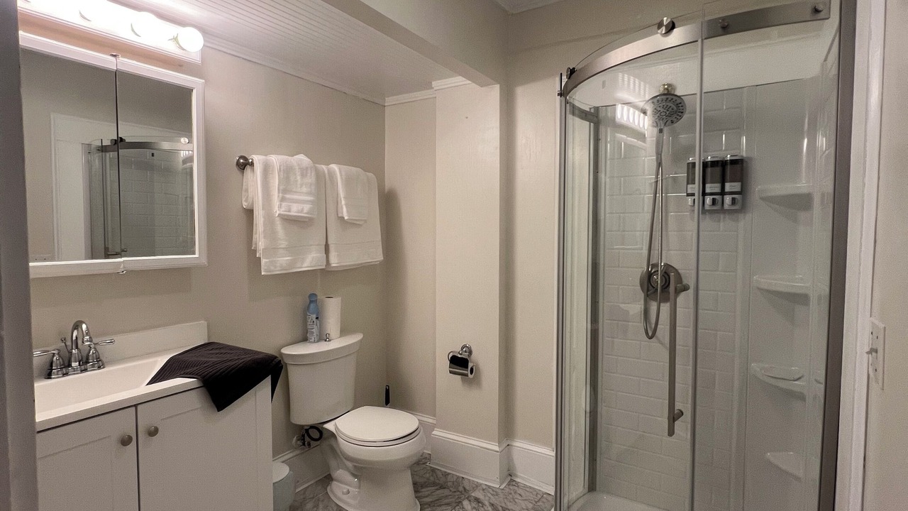 Photo of Bathroom in Cliff Walk