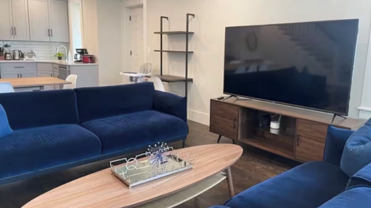 Photo of Livingroom in Neponset - Port Norfolk