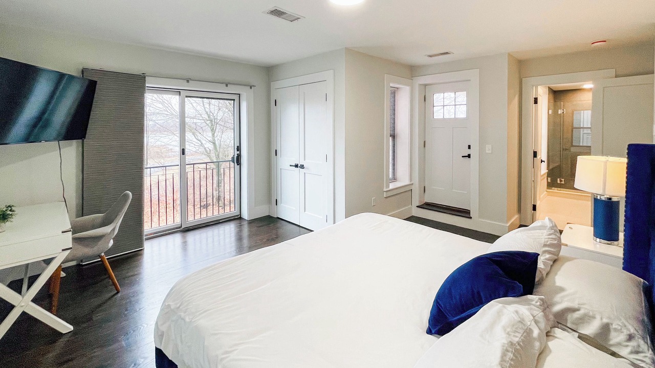 Photo of Bedroom in Neponset - Port Norfolk