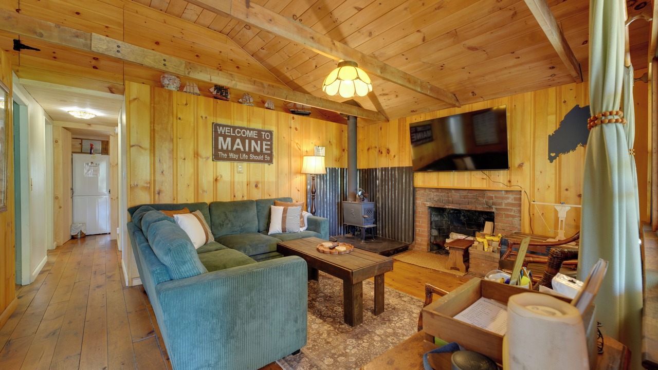 Photo of Livingroom in Waterboro