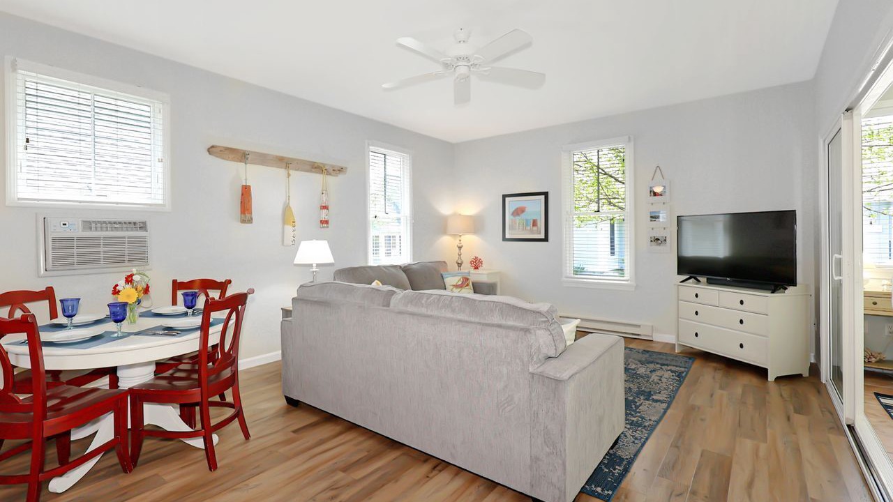 Photo of Livingroom in Summer Village