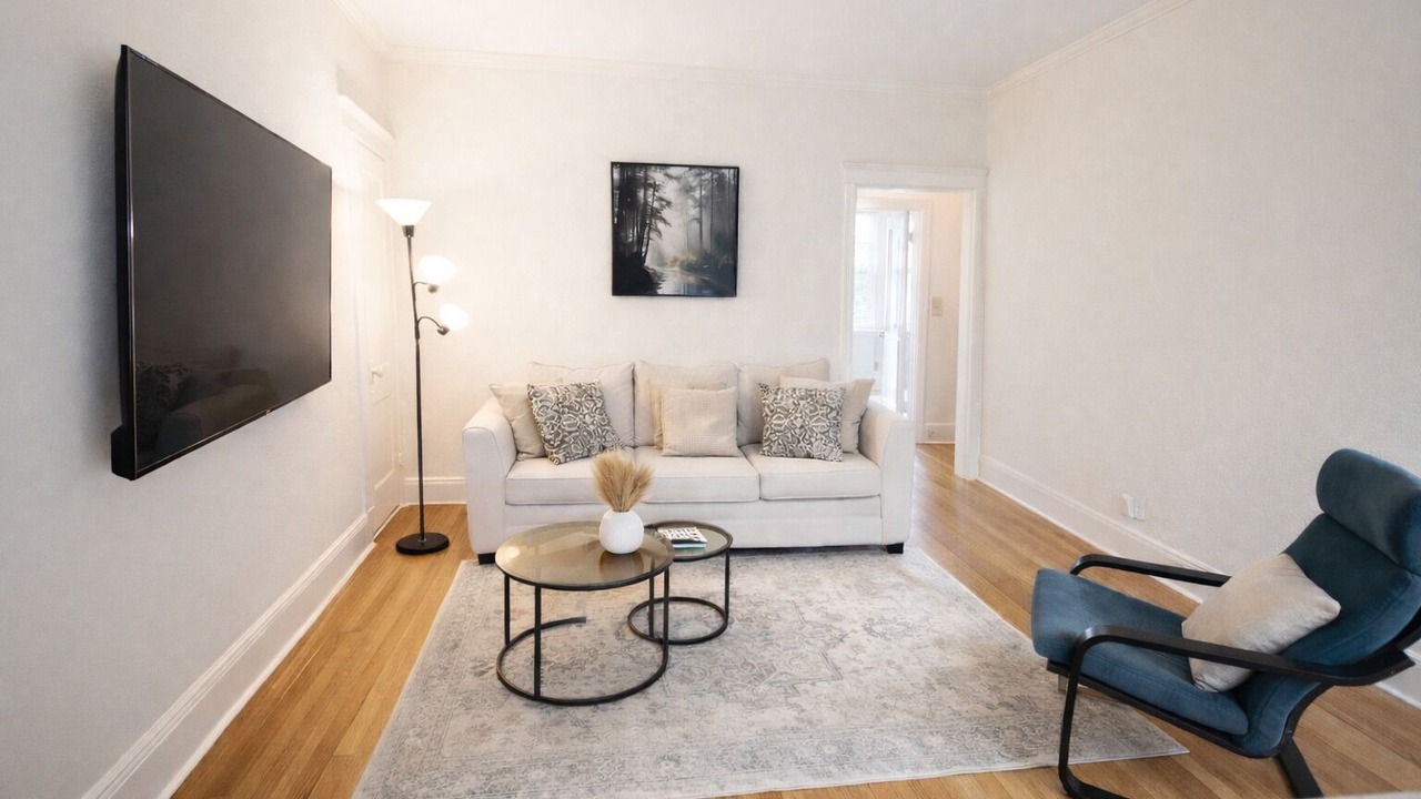 Photo of Livingroom in North Brookline