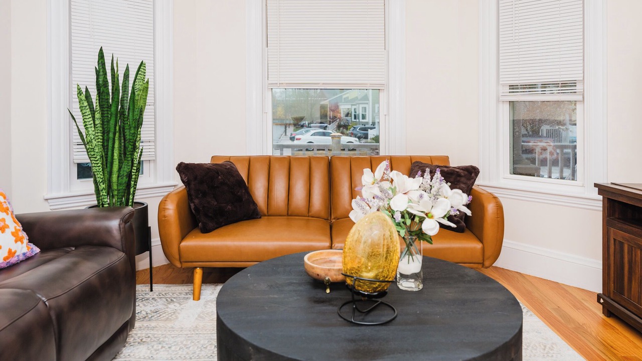 Photo of Livingroom in Ashmont
