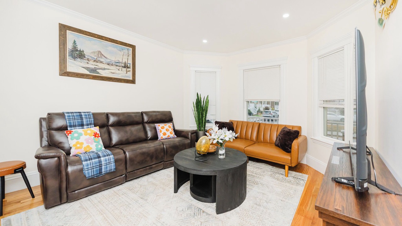 Photo of Livingroom in Ashmont