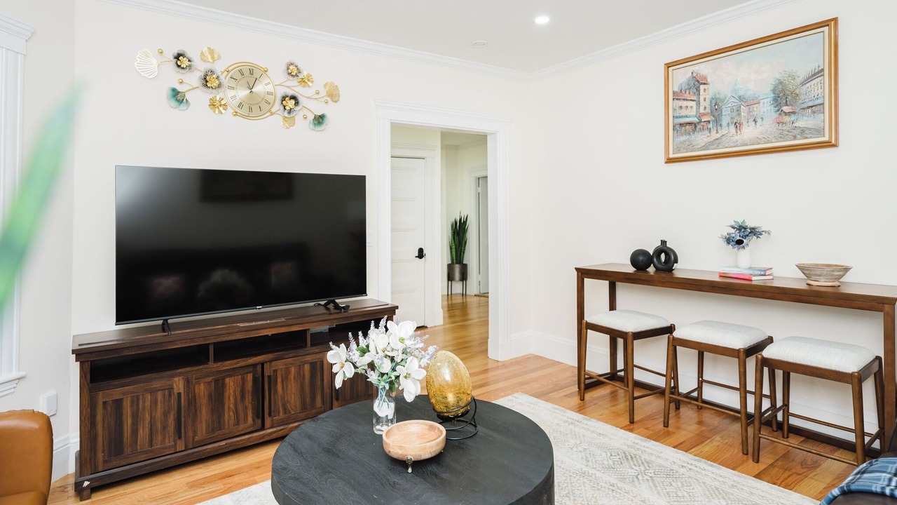 Photo of Livingroom in Ashmont