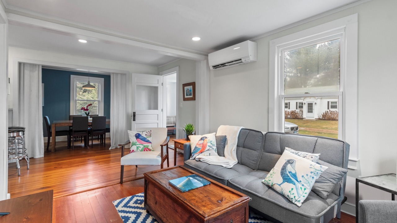 Photo of Livingroom in Mystic