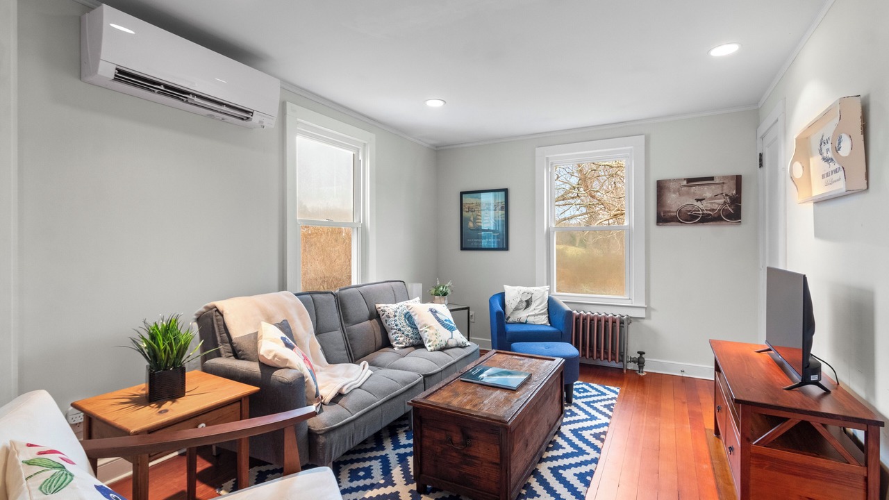 Photo of Livingroom in Mystic