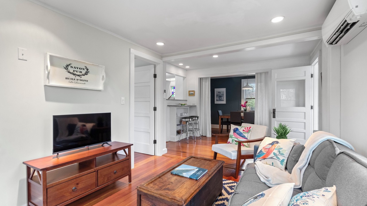 Photo of Livingroom in Mystic