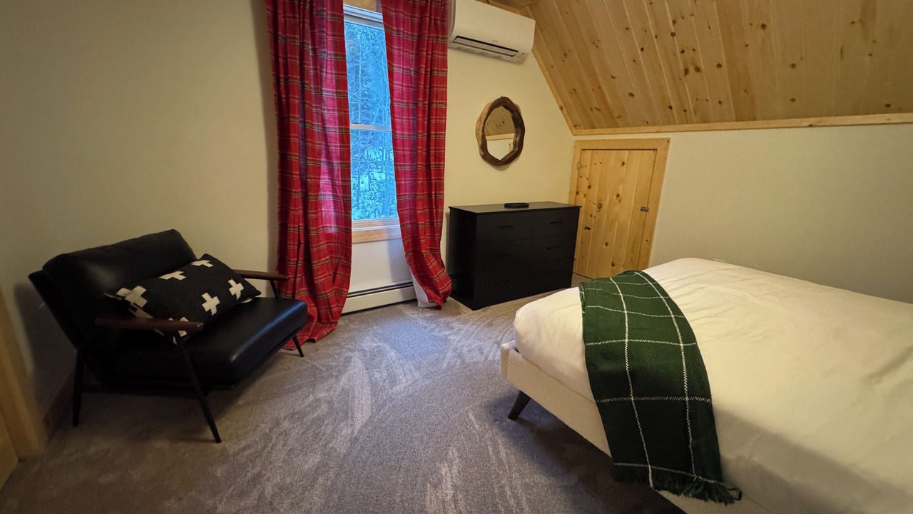 Photo of Bedroom in Bethel