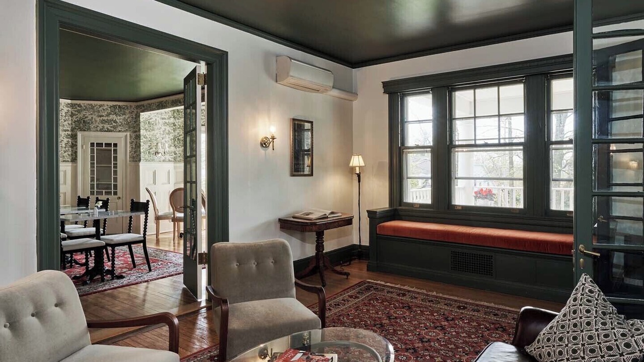 Photo of Livingroom in Lenox