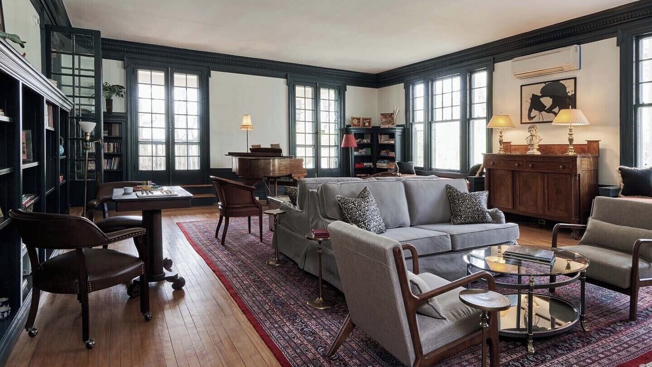 Photo of Livingroom in Lenox