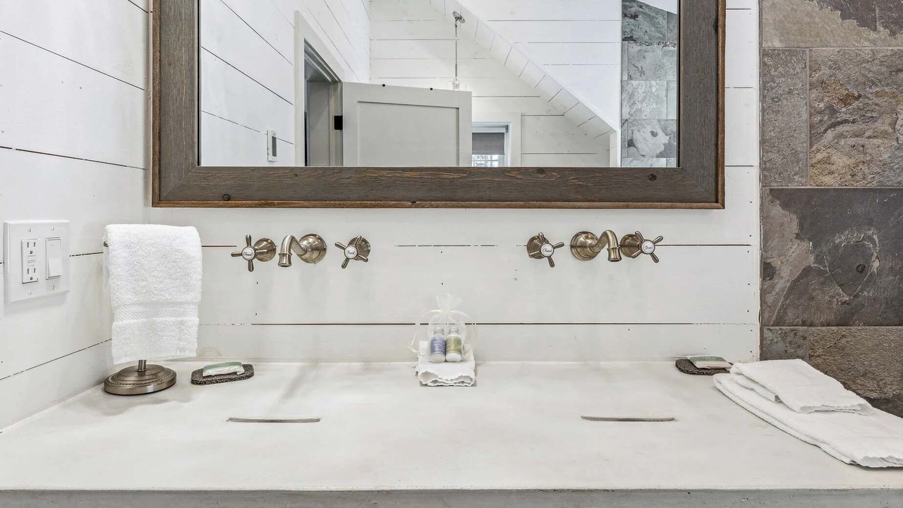 Photo of Bathroom in Reading