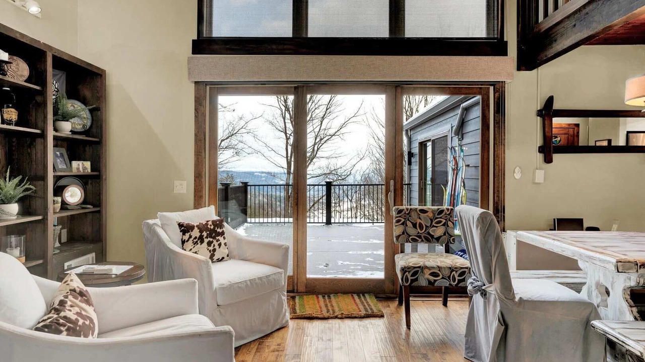 Photo of Livingroom in West Hartford