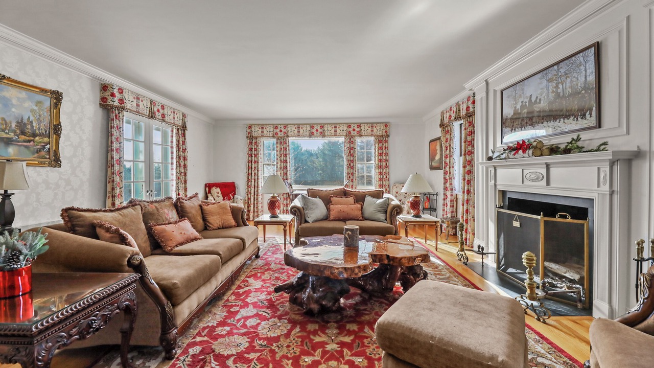 Photo of Livingroom in Pittsfield