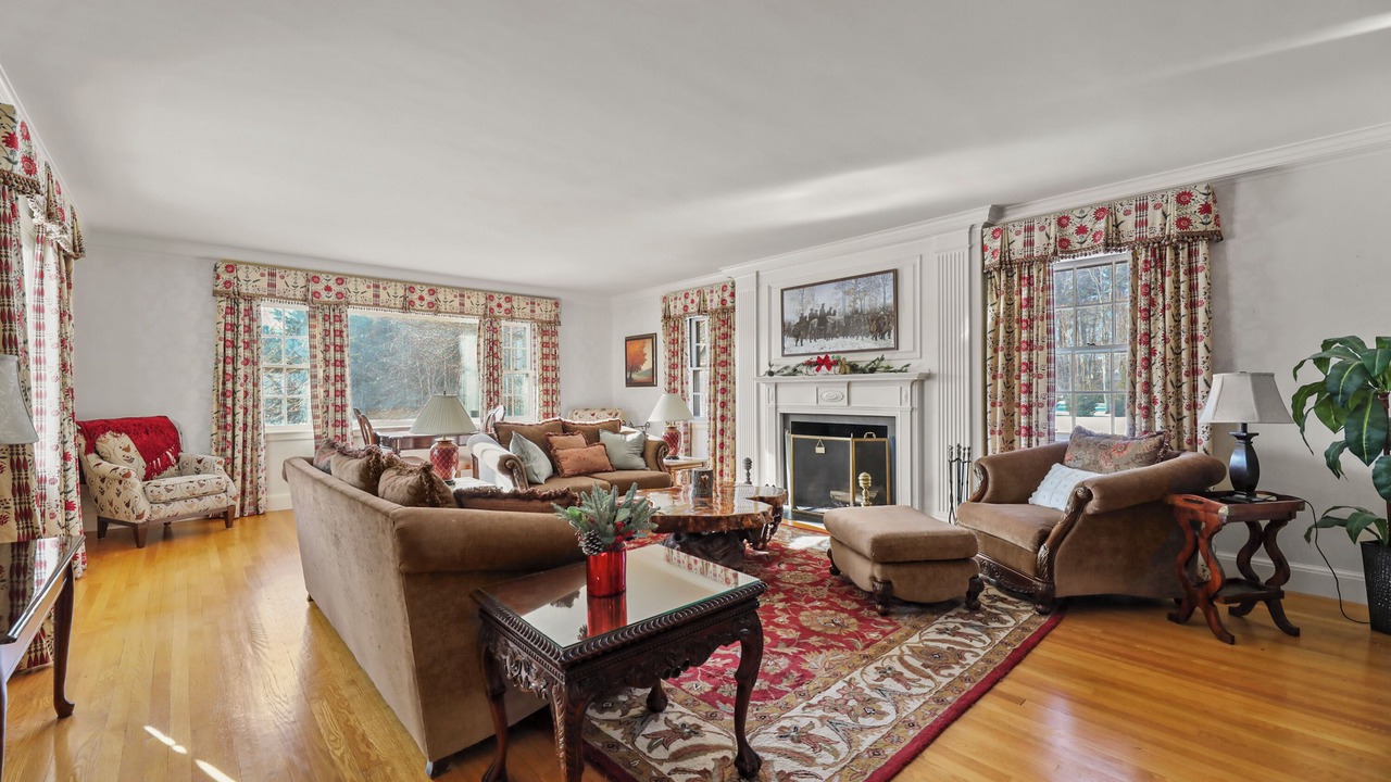 Photo of Livingroom in Pittsfield