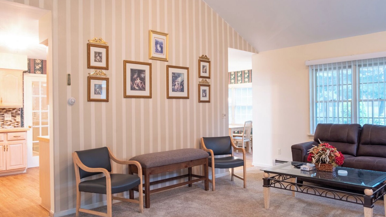 Photo of Livingroom in Newburgh