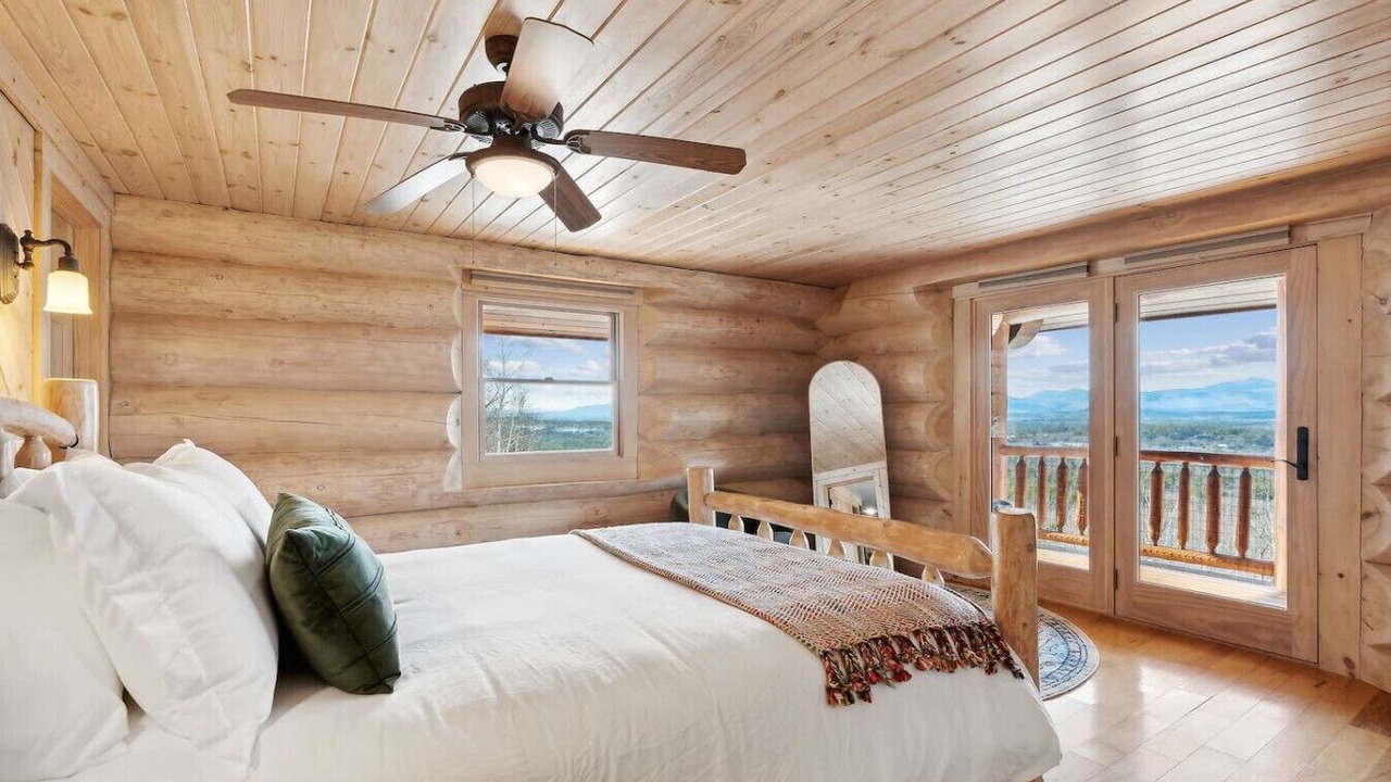 Photo of Bedroom in Lovell