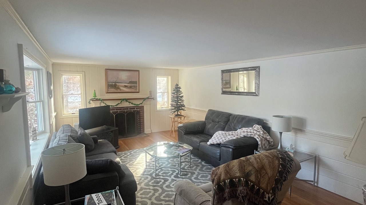 Photo of Livingroom in East Harwich