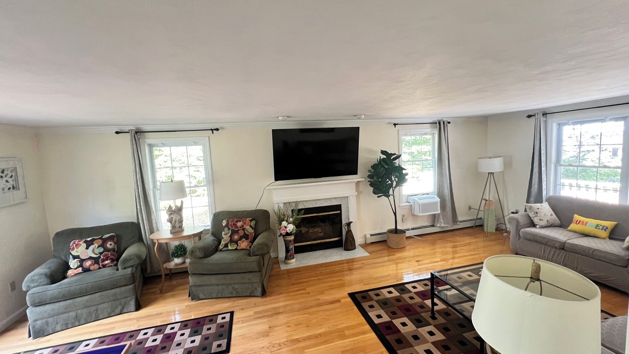 Photo of Livingroom in Charlestown
