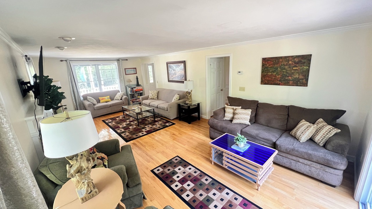 Photo of Livingroom in Charlestown