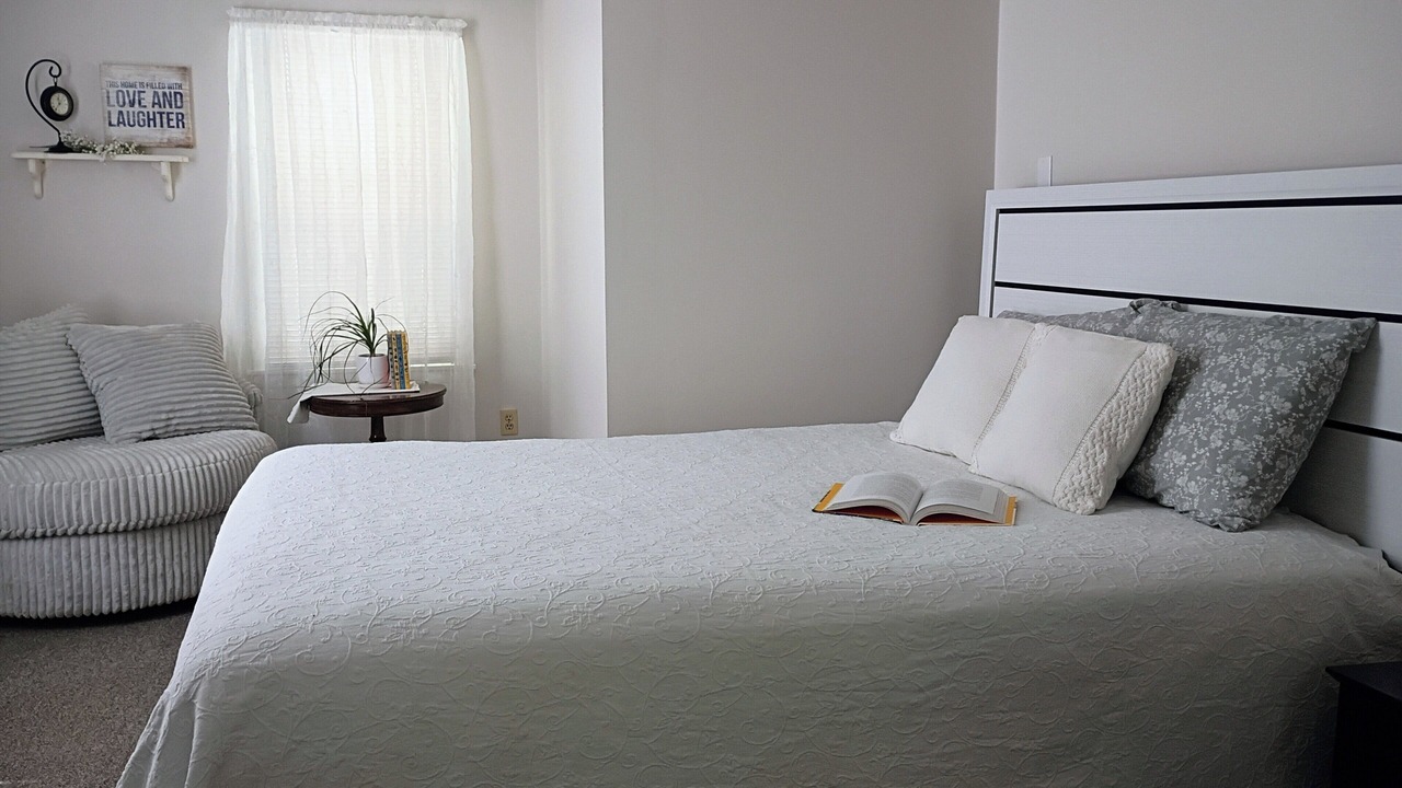 Photo of Bedroom in Laurelton