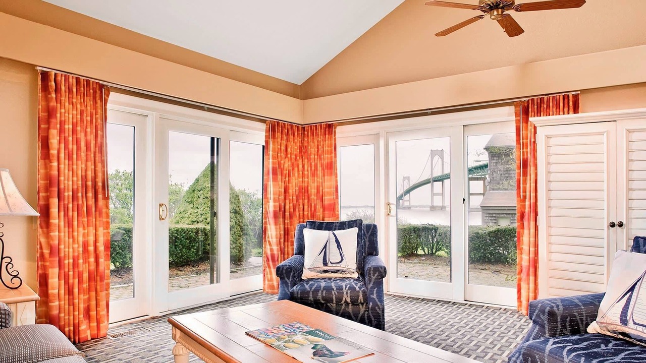 Photo of Livingroom in Jamestown