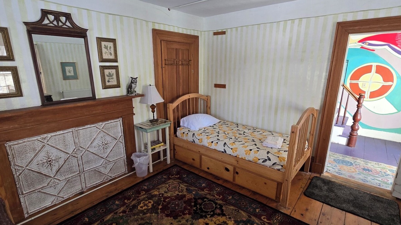 Photo of Bedroom in Rowe