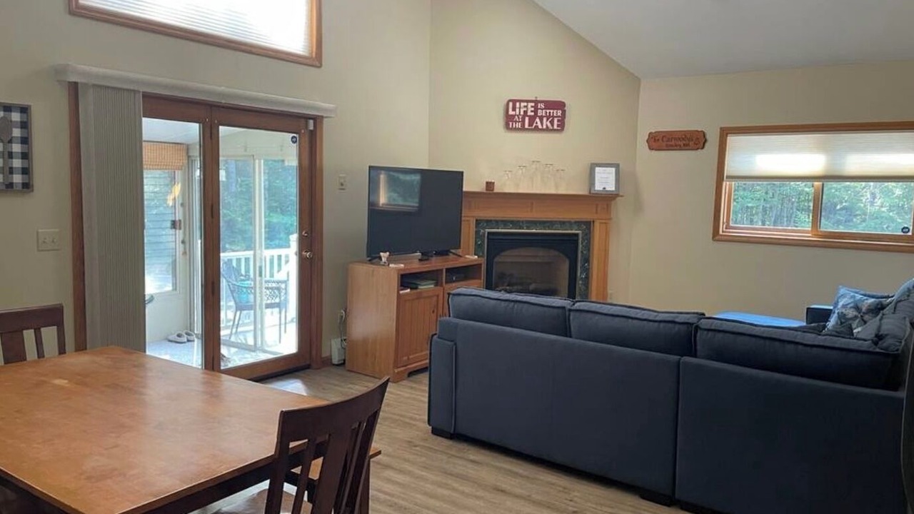 Photo of Livingroom in Moultonborough
