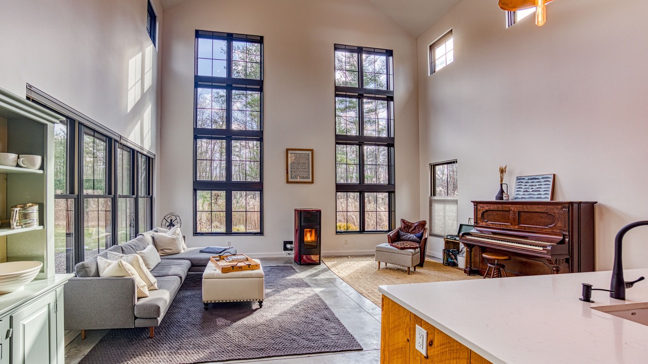 Photo of Livingroom in Lee