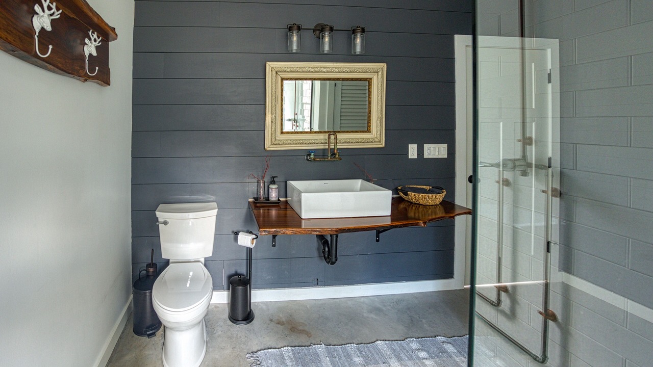Photo of Bathroom in Lee