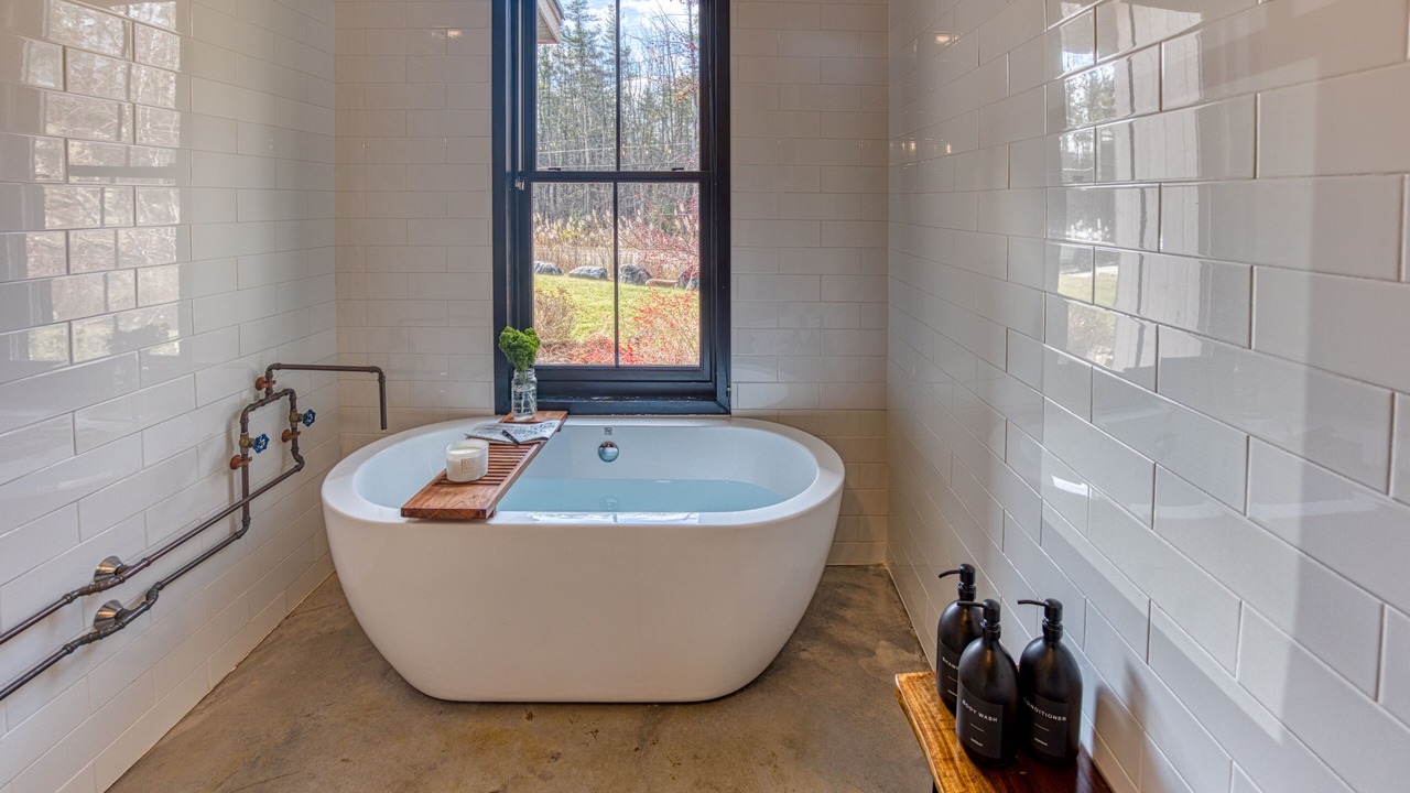 Photo of Bathroom in Lee