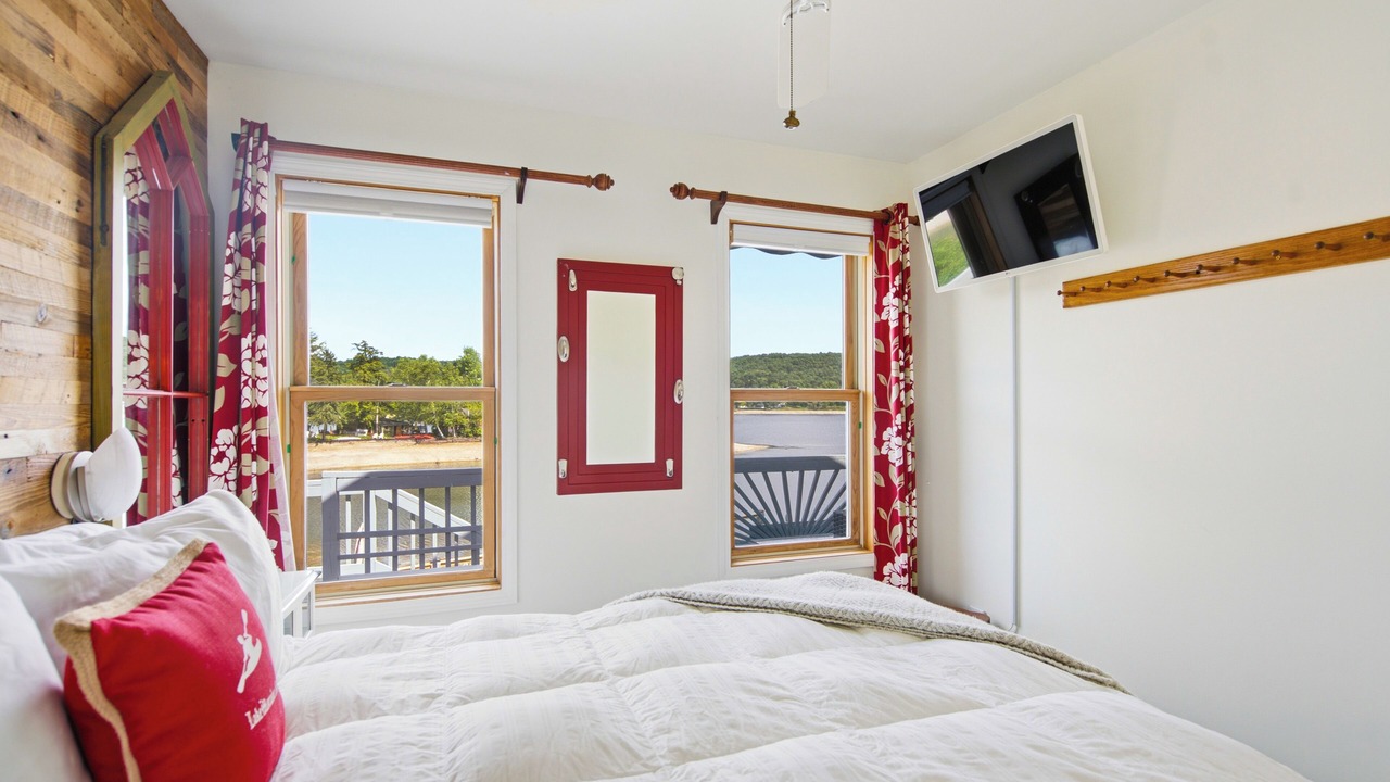 Photo of Bedroom in Hamilton