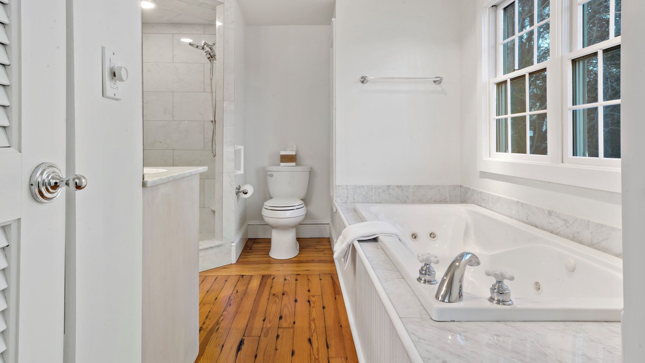Photo of Bathroom in Warren