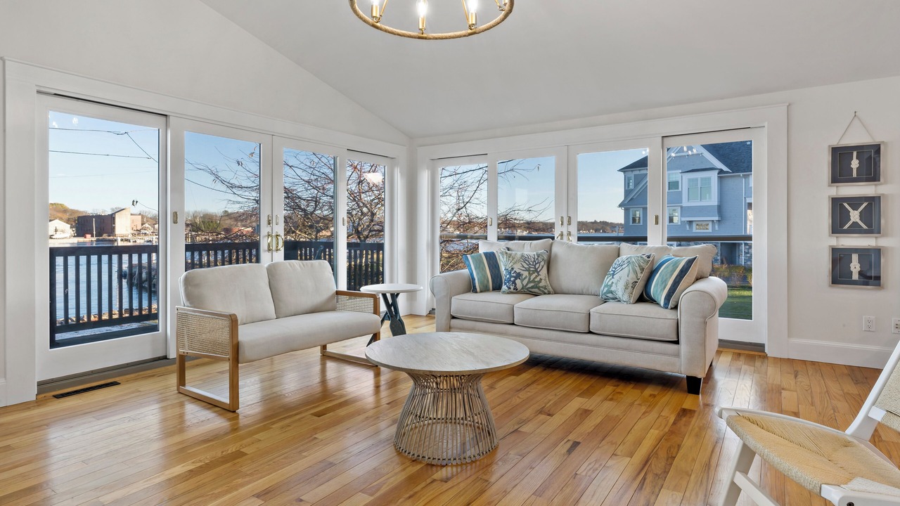 Photo of Livingroom in Warren