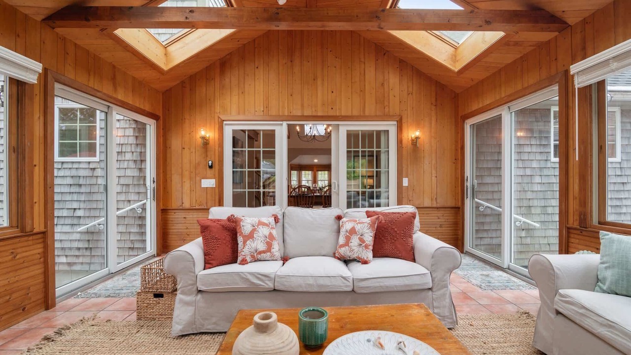 Photo of Livingroom in North Eastham