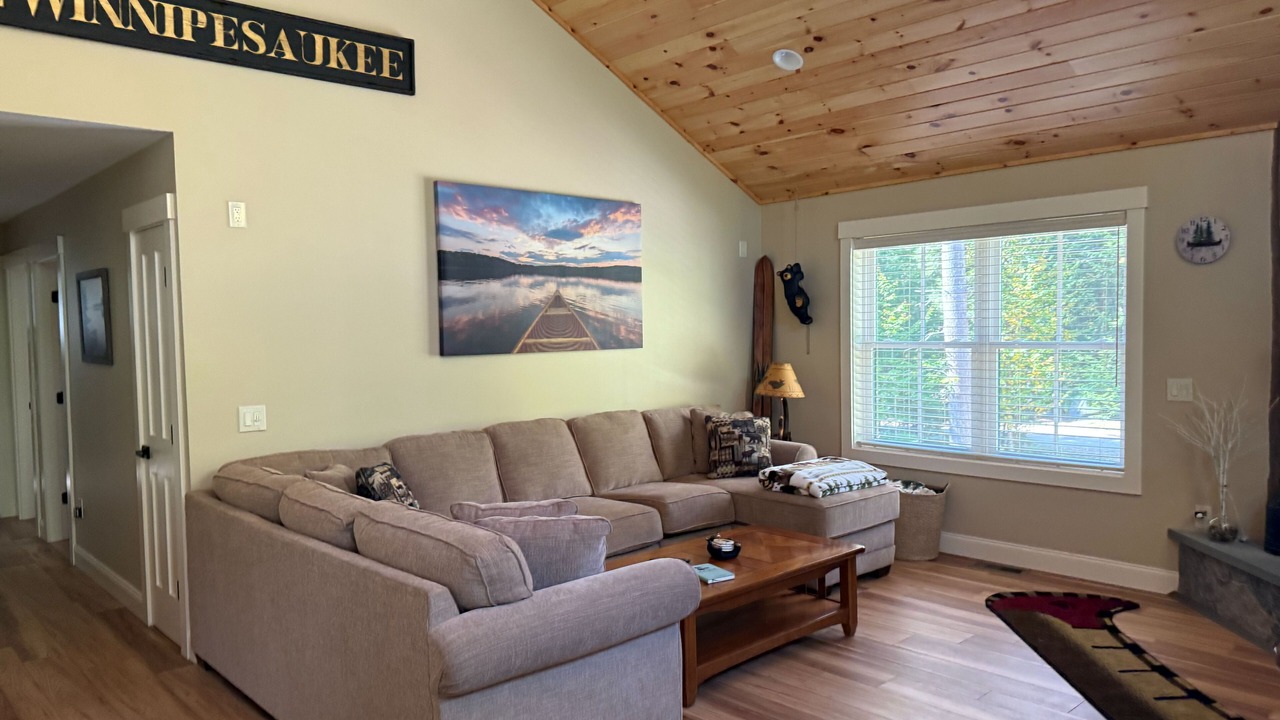 Photo of Livingroom in Moultonborough