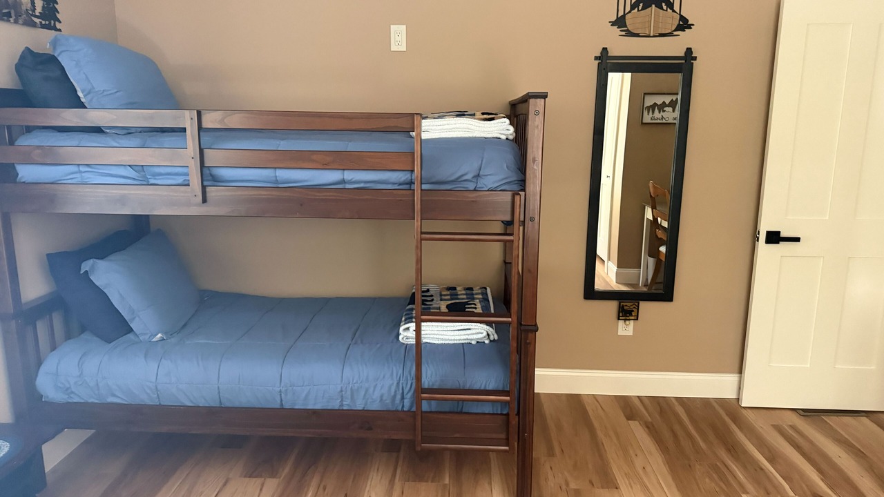 Photo of Bedroom in Moultonborough