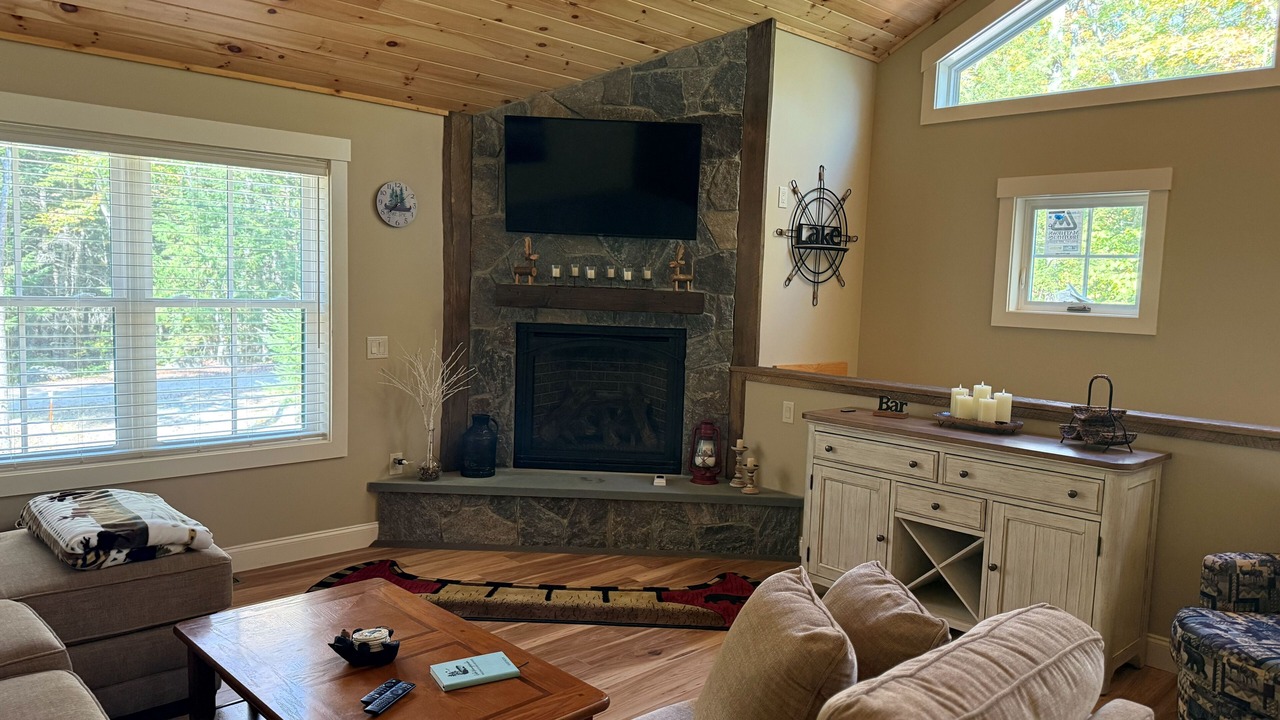 Photo of Livingroom in Moultonborough