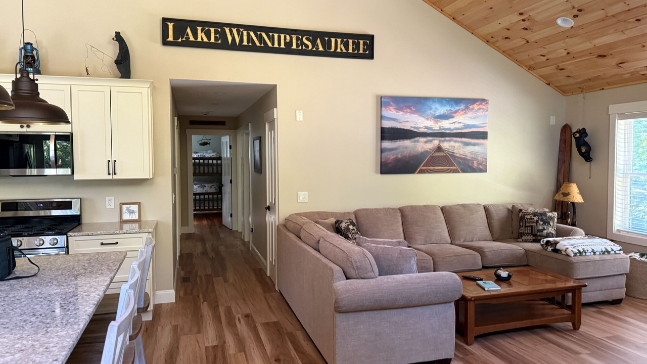 Photo of Livingroom in Moultonborough