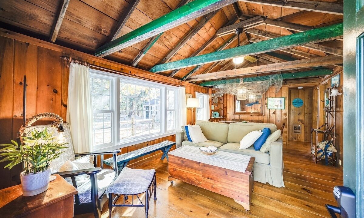 Photo of Livingroom in Eastham