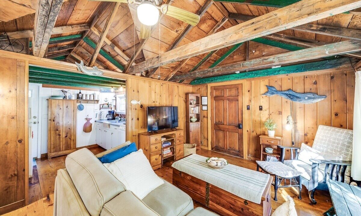 Photo of Livingroom in Eastham