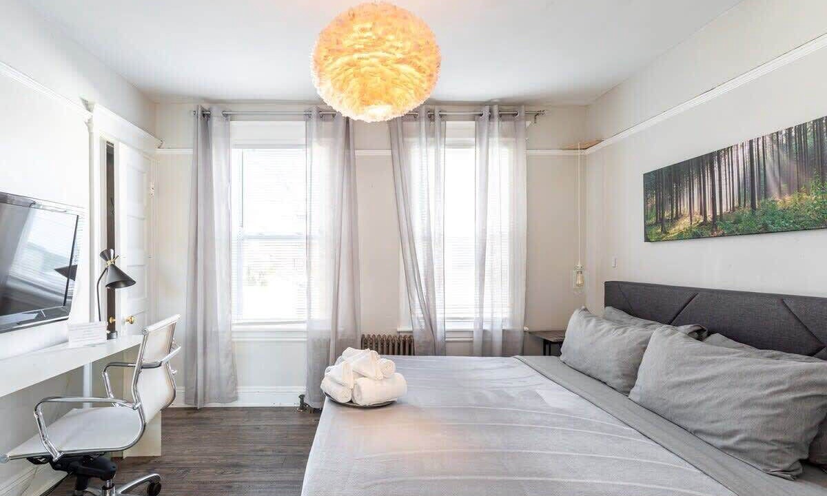 Photo of Bedroom in West End - West Side
