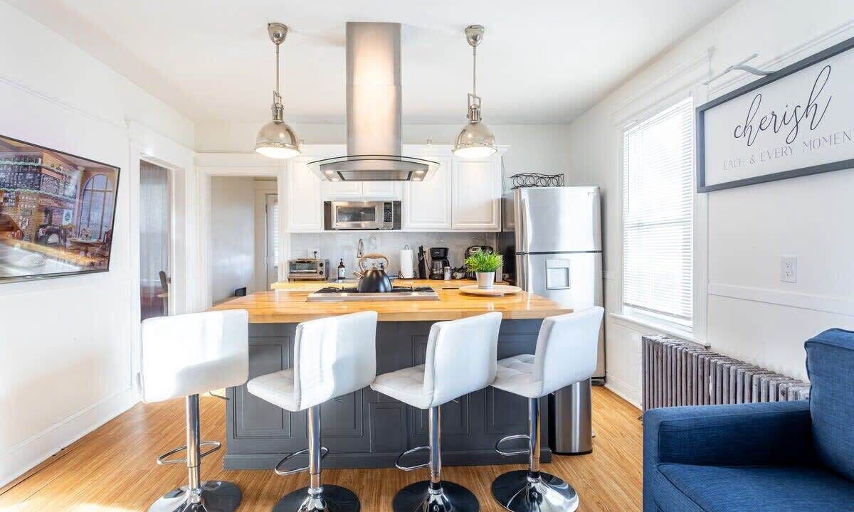 Photo of Kitchen in West End - West Side