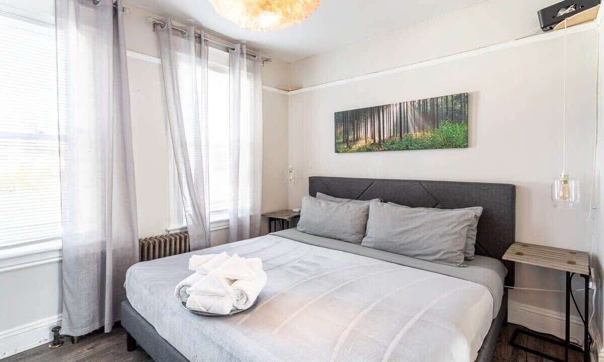 Photo of Bedroom in West End - West Side