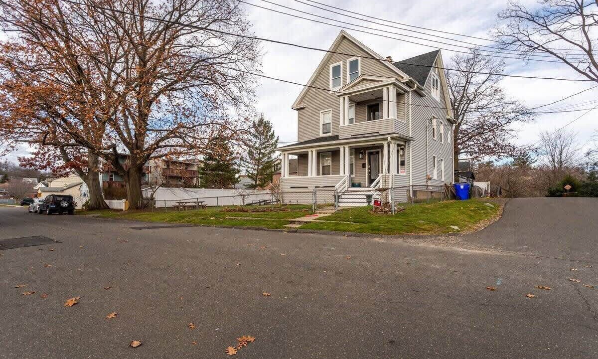 Photo of Outdoor in West End - West Side