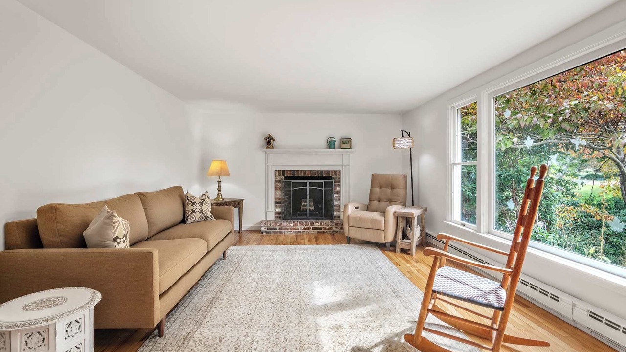 Photo of Livingroom in Eastham