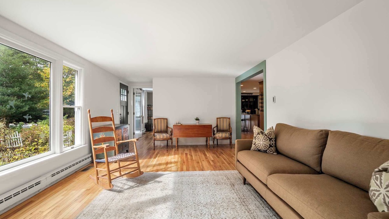 Photo of Livingroom in Eastham
