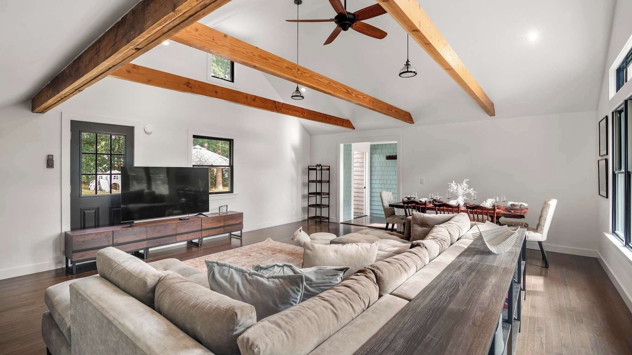 Photo of Livingroom in Eastham
