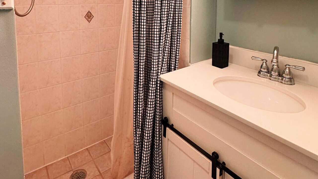 Photo of Bathroom in Union City