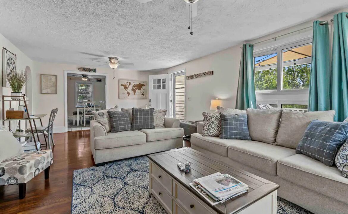 Photo of Livingroom in Newport East
